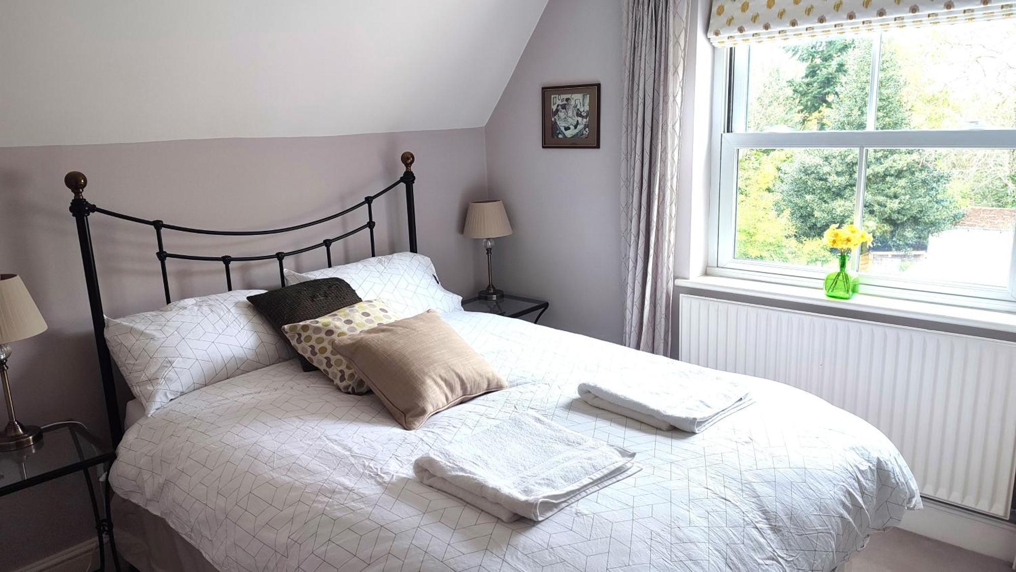 3 Bedroom Cottage In Sunninghill, Ascot Bagian luar foto