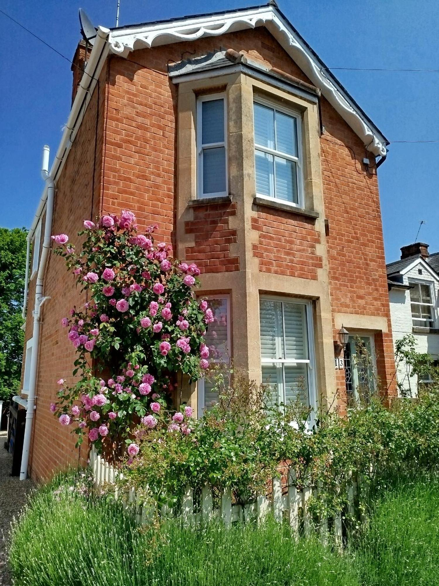 3 Bedroom Cottage In Sunninghill, Ascot Bagian luar foto